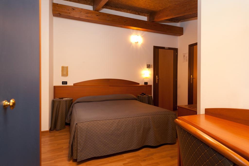 Casa Ferretti Di Ferretti Village Silvi Marina Rum bild