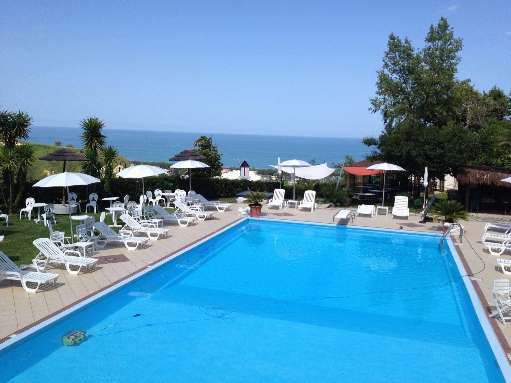 Casa Ferretti Di Ferretti Village Silvi Marina Exteriör bild