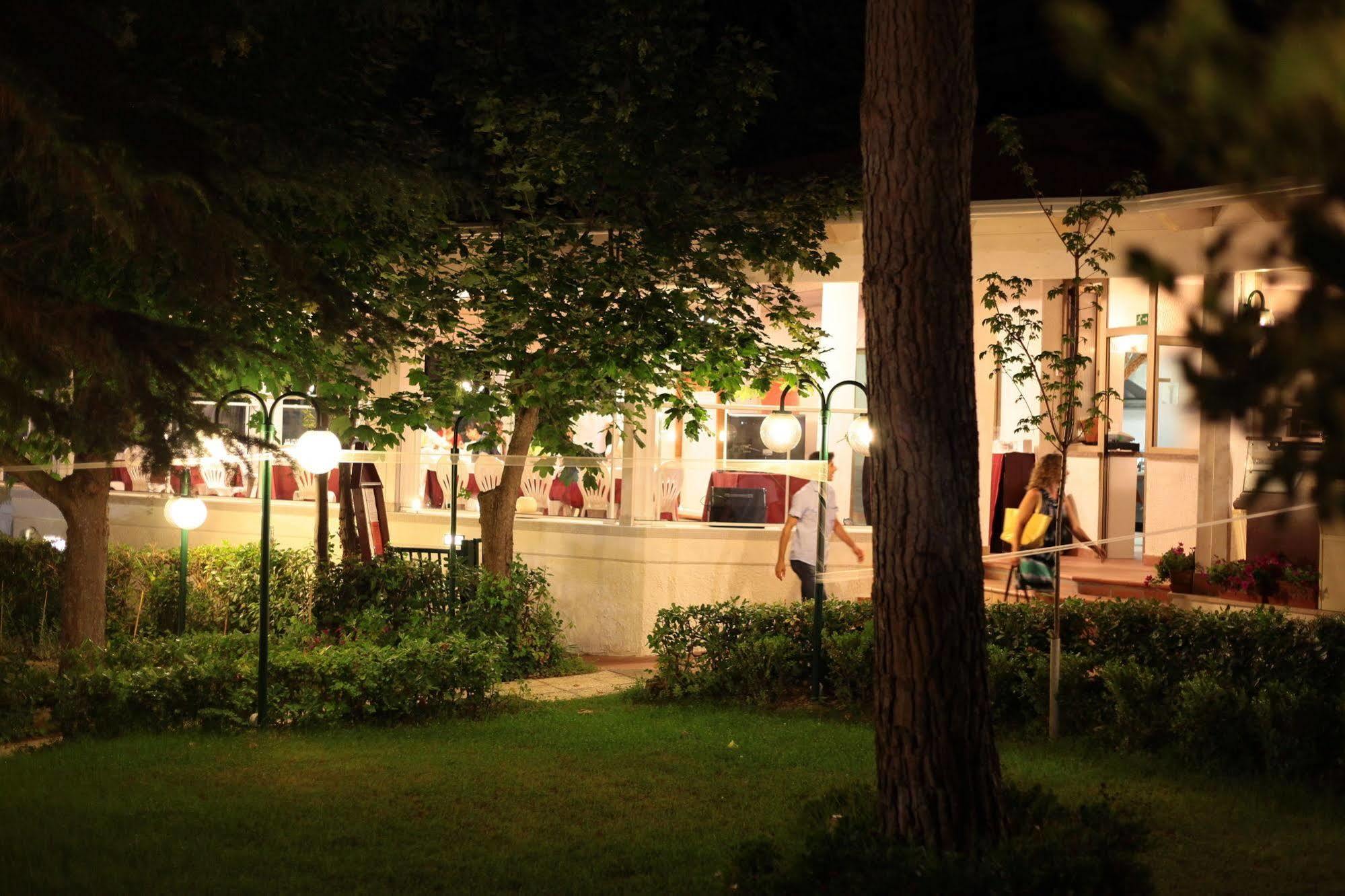 Casa Ferretti Di Ferretti Village Silvi Marina Exteriör bild