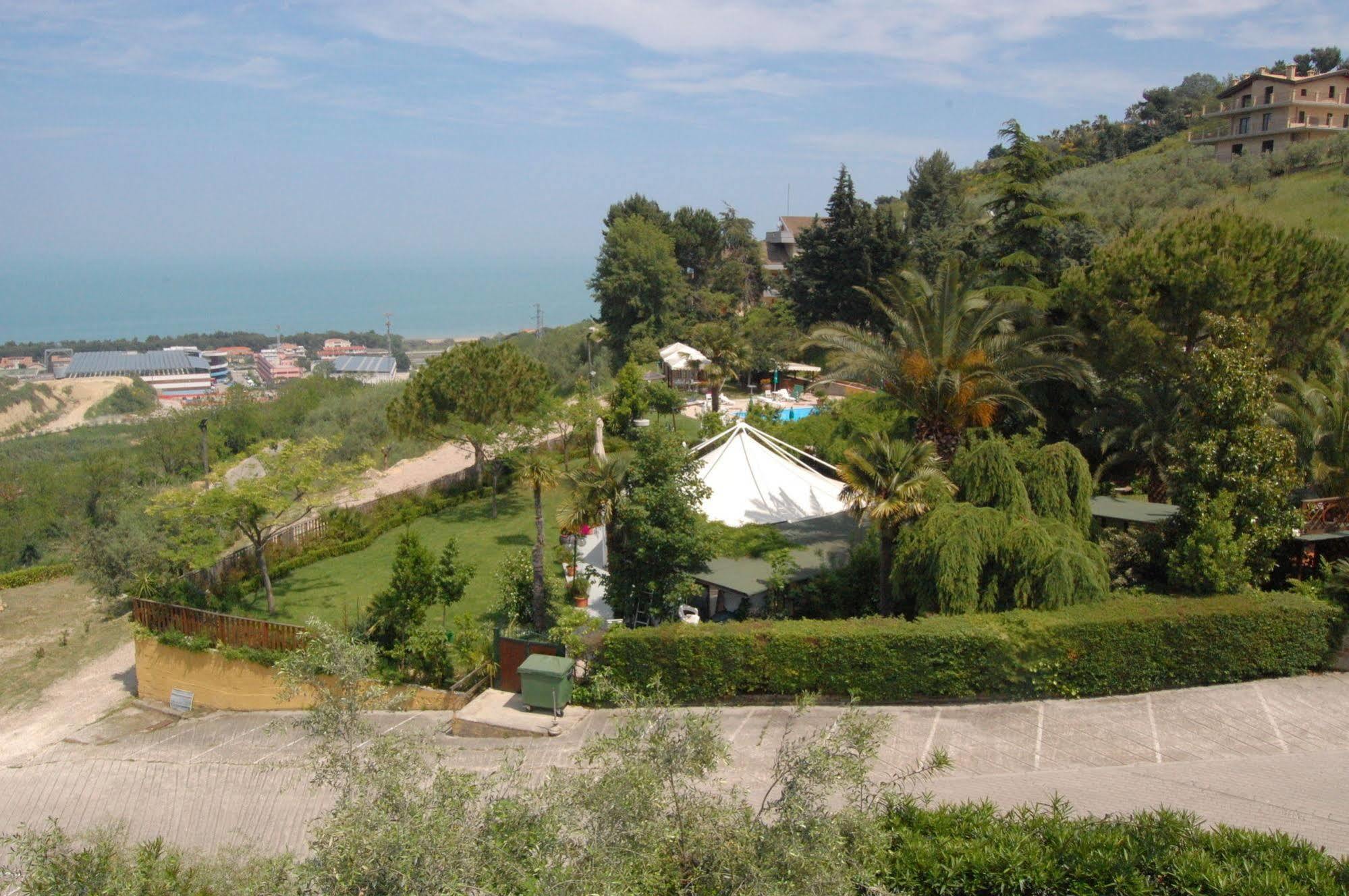 Casa Ferretti Di Ferretti Village Silvi Marina Exteriör bild